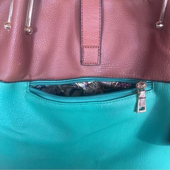 Black Rivet Color-block Green / Tan Faux Leather Bucket Shoulder Bag - Picture 7 of 13